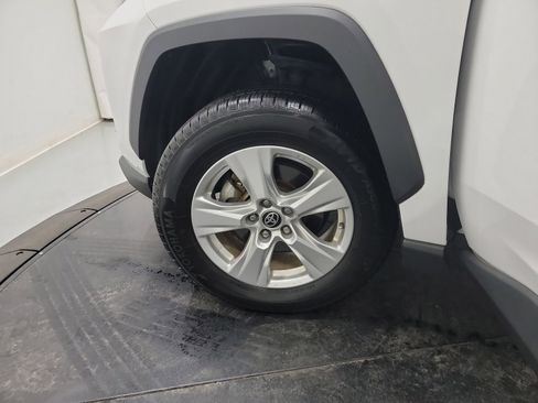 Used 2021 Toyota RAV4 LE image 29