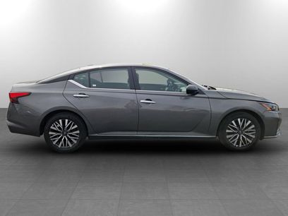 Used 2025 Nissan Altima 2.5 SV