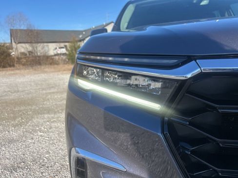 Used 2025 Honda Pilot Touring image 29