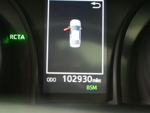 Used 2018 Toyota Camry SE w/ Moonroof Package image 15