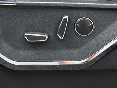 Used 2023 Ford F150 Platinum image 10