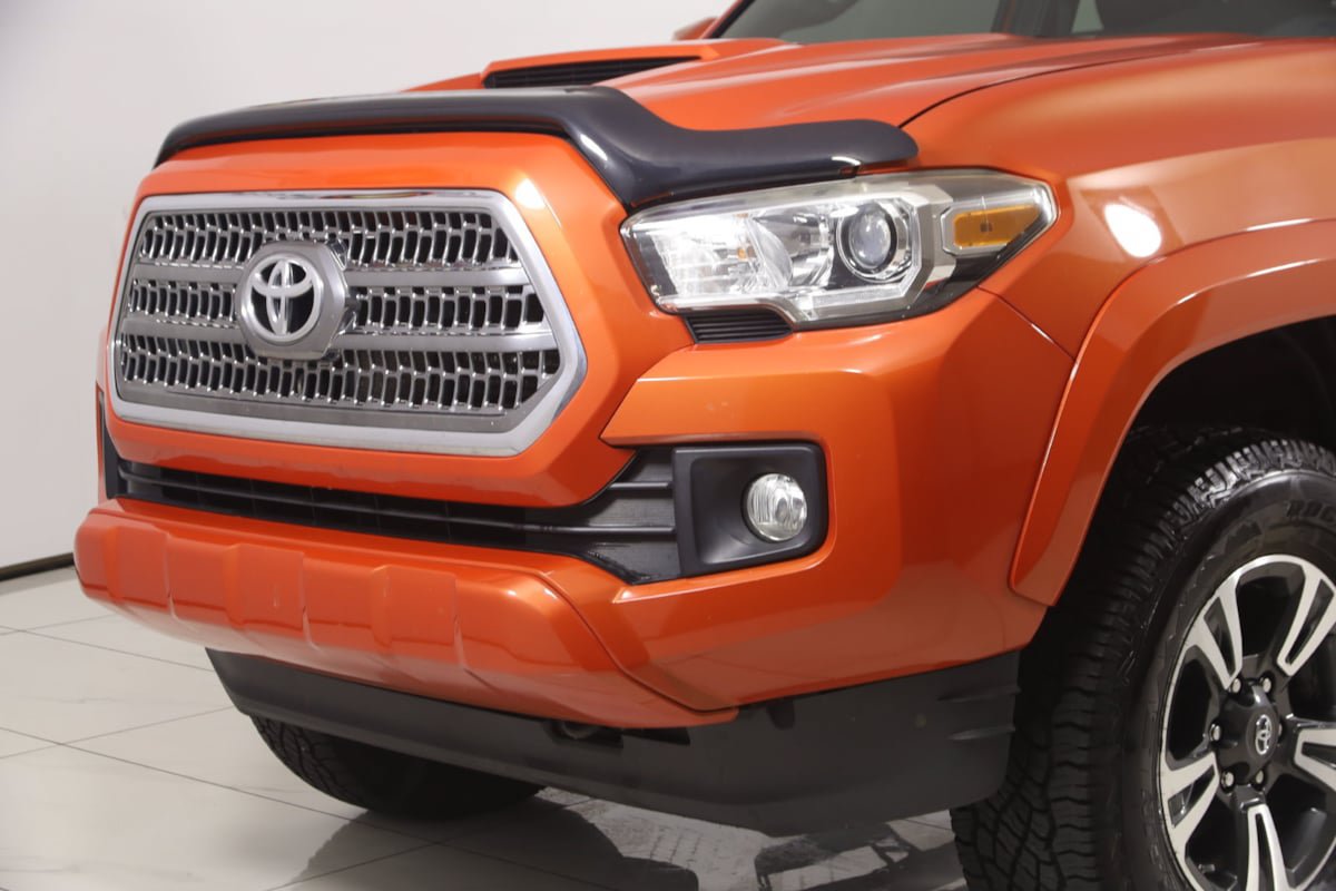 Used 2016 Toyota Tacoma TRD Sport w/ Towing Package AWD/4WD image 41