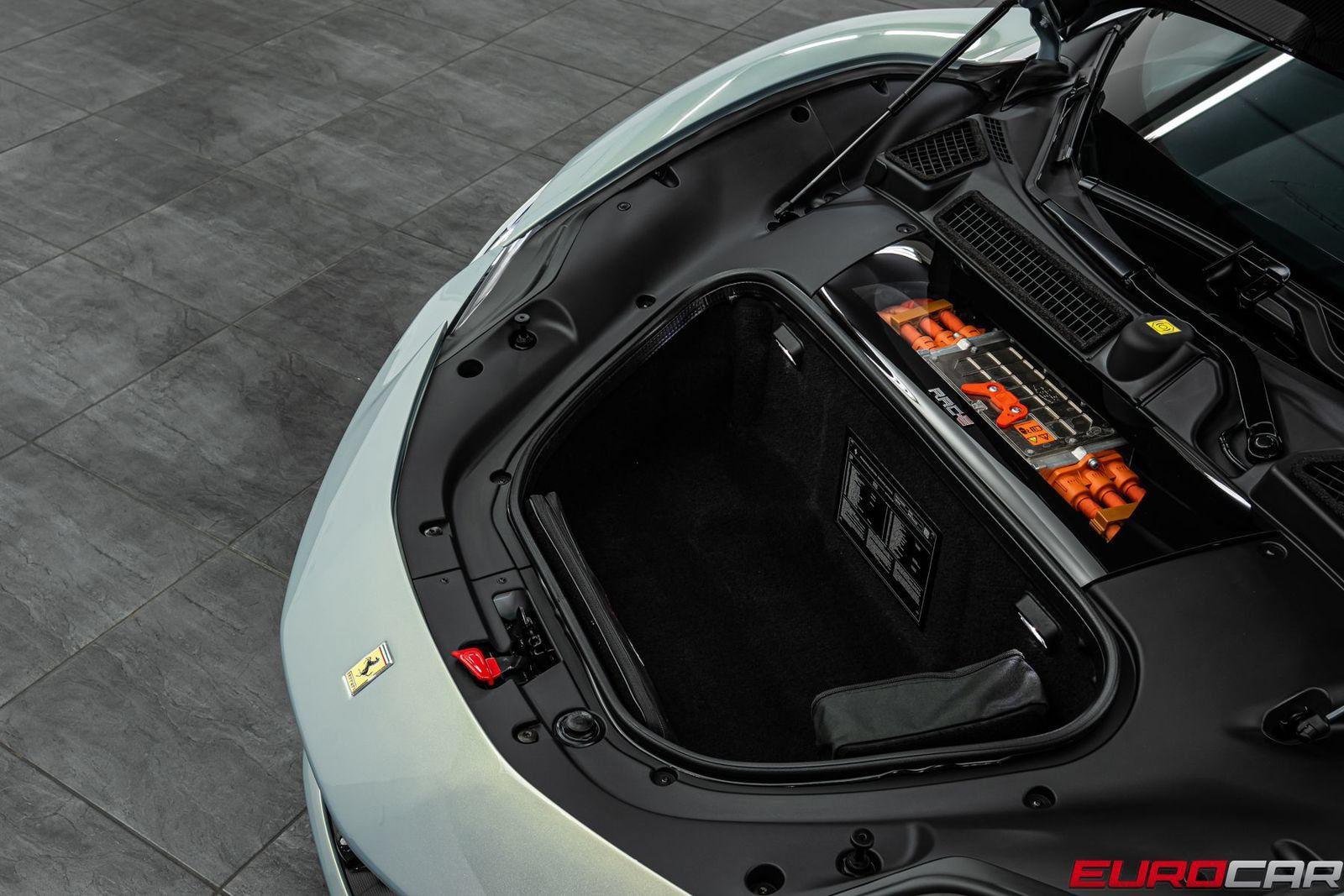Used 2022 Ferrari SF90 Stradale AWD/4WD image 8