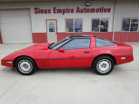 Used 1987 Chevrolet Corvette Coupe image 2