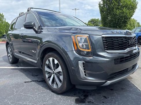 Used 2022 Kia Telluride EX w/ EX Premium Package FWD image 3