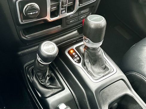 Used 2020 Jeep Gladiator Sport w/ Quick Order Package 24S image 16