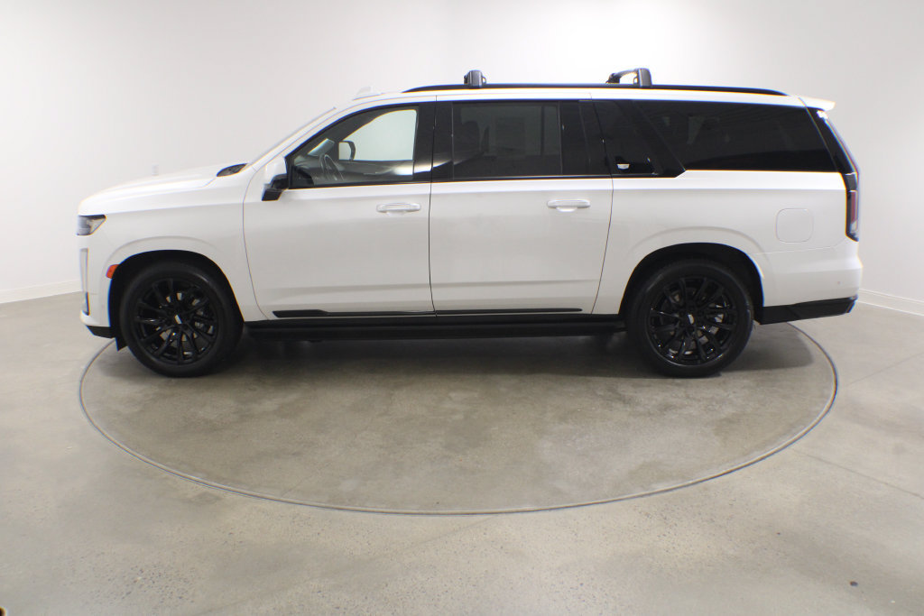 Used 2023 Cadillac Escalade ESV Sport Platinum w/ LPO, ONYX Package AWD/4WD image 3