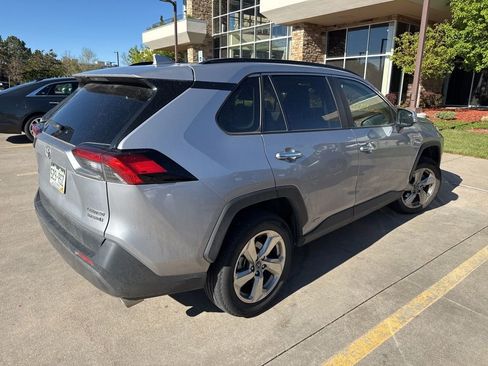 Used 2019 Toyota RAV4 Limited w/ Limited Grade Weather Package AWD/4WD image 3