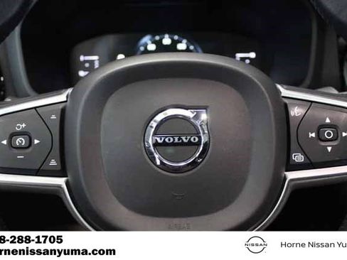 Used 2019 Volvo S60 T5 Momentum w/ Premium Package image 9