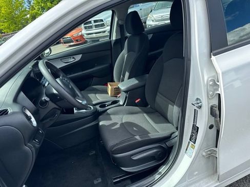 Used 2024 Kia Forte LXS FWD image 41