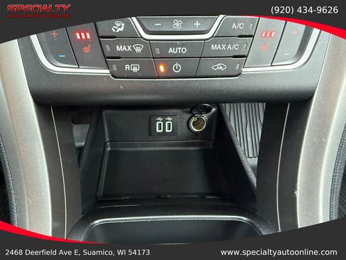 Used 2020 Ford Fusion SE image 30