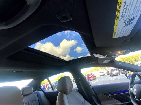 Certified 2024 BMW i5 eDrive40i w/ Premium Package image 13