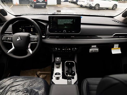 New 2026 Mitsubishi Outlander SE AWD/4WD image 8