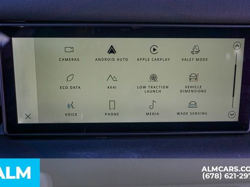 Used 2024 Land Rover Defender 90 X-Dynamic SE image 36