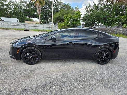 Used 2026 Toyota Prius Plug-In Hybrid FWD image 3