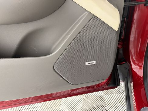 Used 2024 Cadillac XT6 Premium Luxury w/ Technology Package FWD image 29