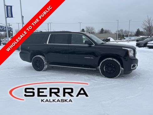 Used 2015 GMC Yukon XL SLE image 1