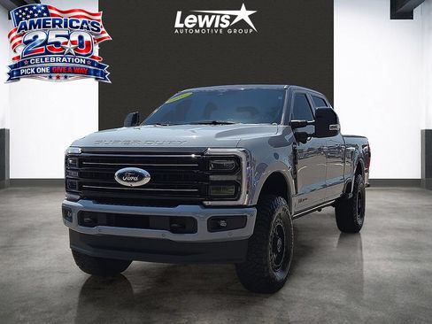 Used 2025 Ford F250 Platinum w/ FX4 Off-Road Package AWD/4WD image 2