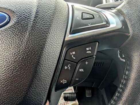 Used 2020 Ford Edge Titanium image 18