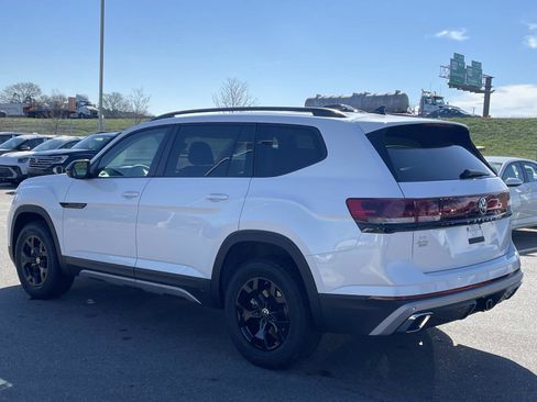 New 2026 Volkswagen Atlas Peak Edition image 5