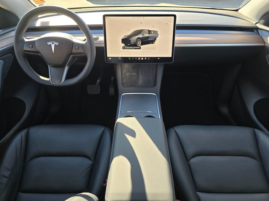 Used 2024 Tesla Model Y Long Range AWD/4WD image 18