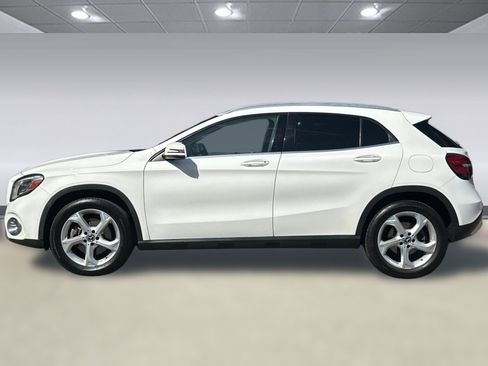 Used 2018 Mercedes-Benz GLA 250 4MATIC image 2
