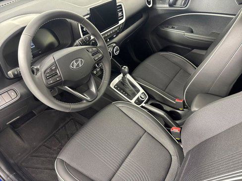 New 2025 Hyundai Venue Limited image 4