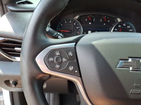 Used 2023 Chevrolet Traverse RS FWD image 31