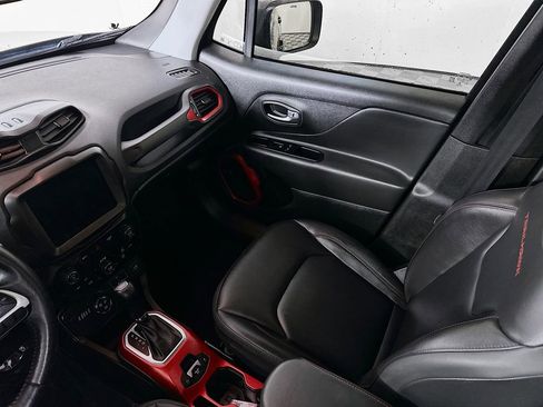 Used 2020 Jeep Renegade Trailhawk w/ Premium Leather Group image 31