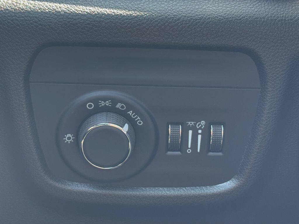 New 2026 Jeep Grand Cherokee Altitude AWD/4WD image 20