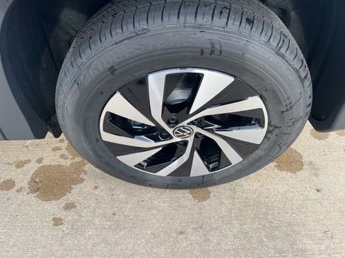 New 2026 Volkswagen Tiguan S AWD/4WD image 11