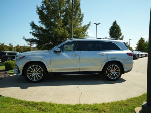 New 2026 Mercedes-Benz GLS 450 4MATIC image 4