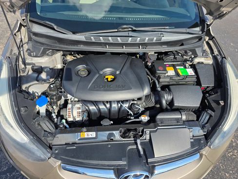 Used 2014 Hyundai Elantra SE FWD image 20