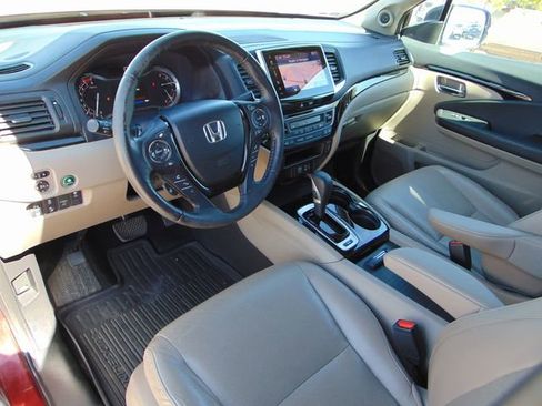 Used 2017 Honda Pilot EX image 11
