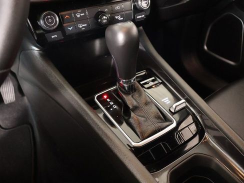 Used 2025 Jeep Compass Latitude image 8