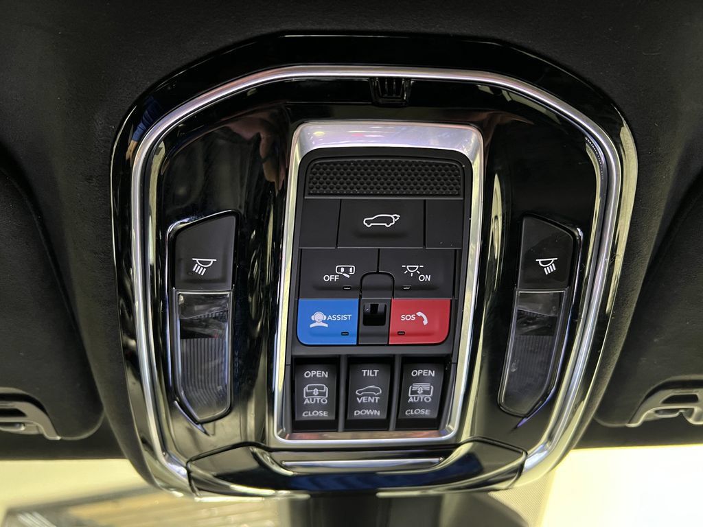 Used 2024 Jeep Grand Wagoneer Series II Obsidian w/ Quick Order Packagew 28T AWD/4WD image 26