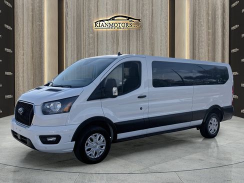 Used 2023 Ford Transit 350 XLT image 3