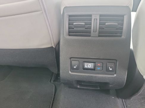 Used 2024 Mitsubishi Outlander SEL FWD image 32