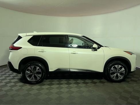 Used 2021 Nissan Rogue SV image 8