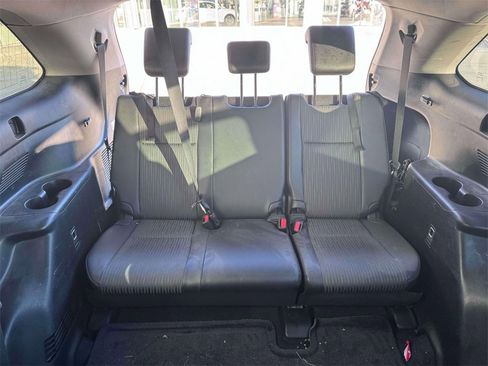 Used 2018 Toyota Highlander LE image 19