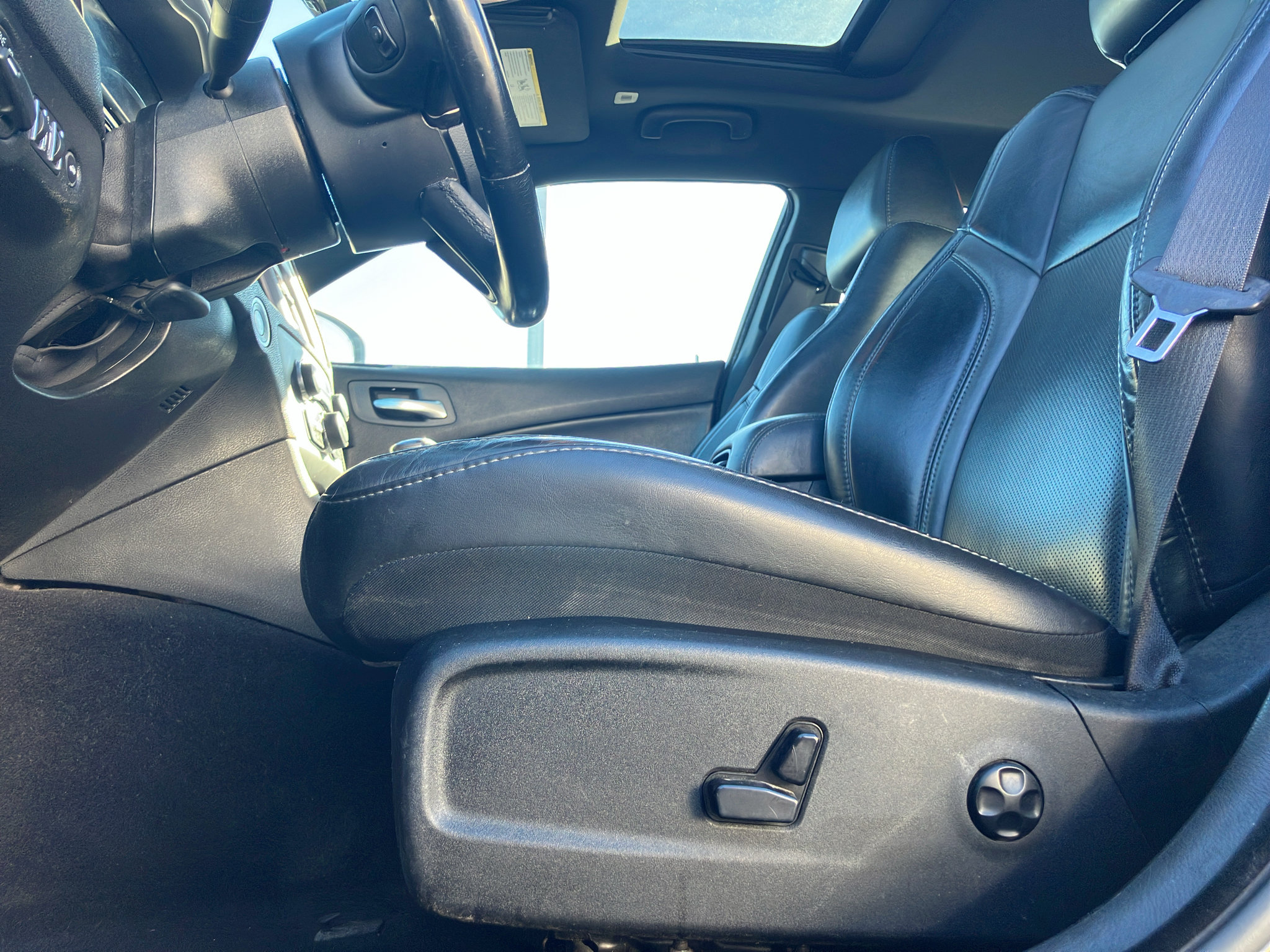 Used 2019 Dodge Charger SXT w/ Leather Interior Group RWD image 28