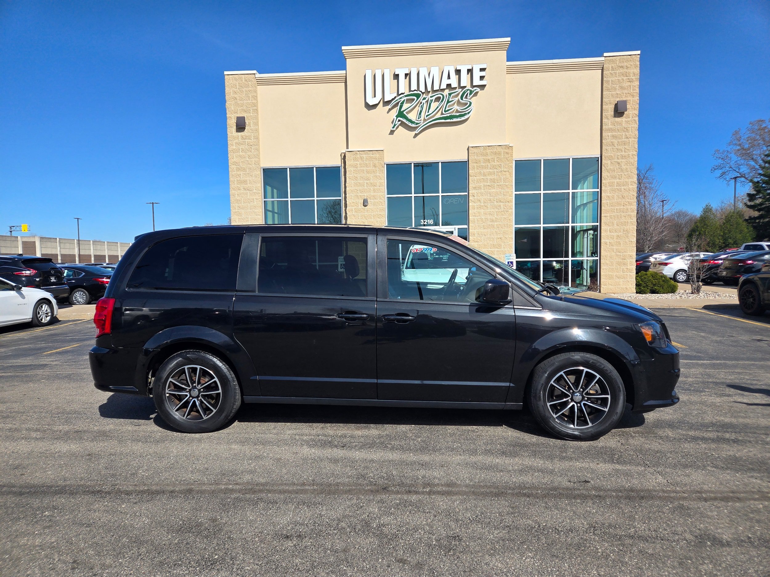 Used 2019 Dodge Grand Caravan GT FWD image 1