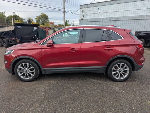 Used 2017 Lincoln MKC Select w/ Lincoln MKC Climate Package image 4