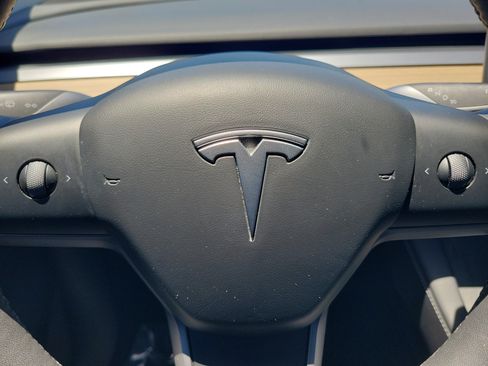 Used 2023 Tesla Model Y Long Range AWD/4WD image 27