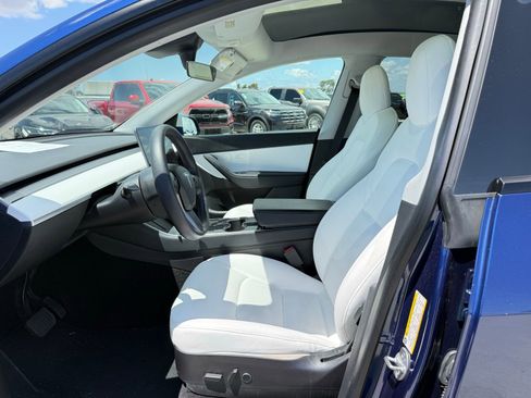 Used 2021 Tesla Model Y Long Range AWD/4WD image 5