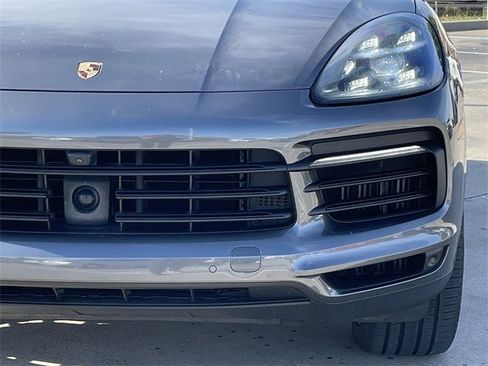 Used 2019 Porsche Cayenne S image 7