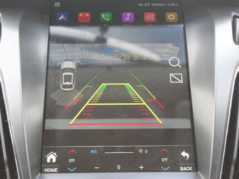 Used 2016 Ford Focus SE w/ SE Sport Package image 41