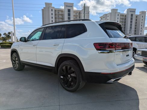 New 2026 Volkswagen Atlas SE FWD image 6