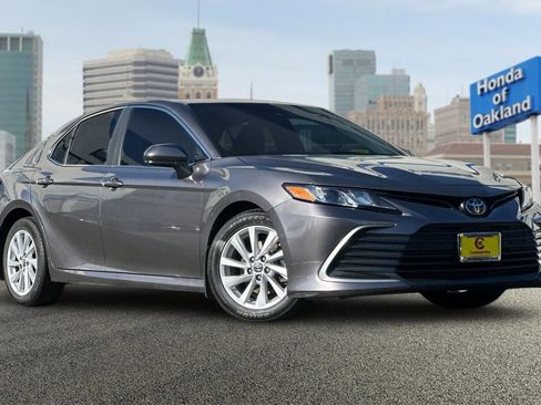 Used 2023 Toyota Camry LE image 2