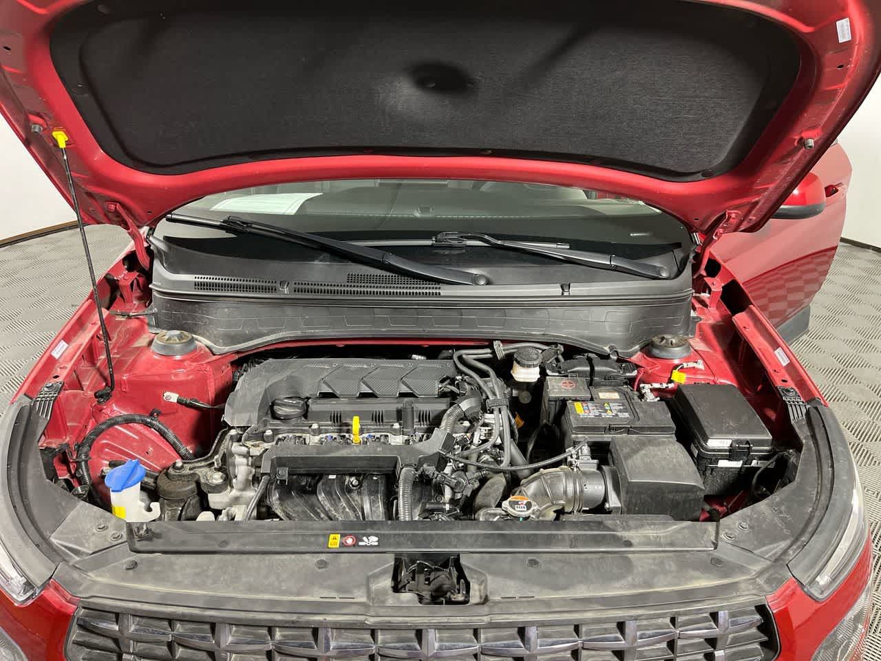 Used 2025 Hyundai Venue SEL FWD image 12